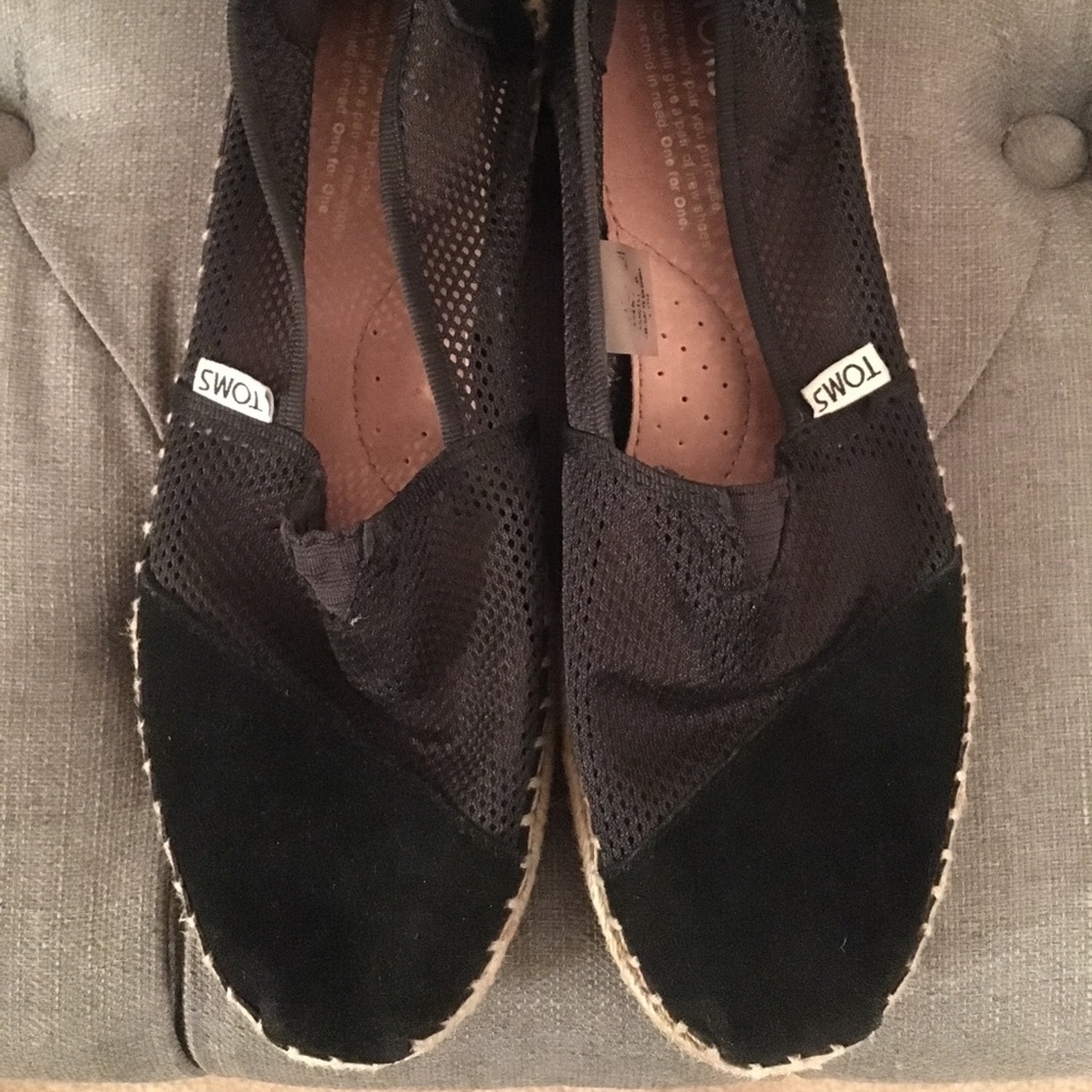 Toms black mesh/suede slip-ons